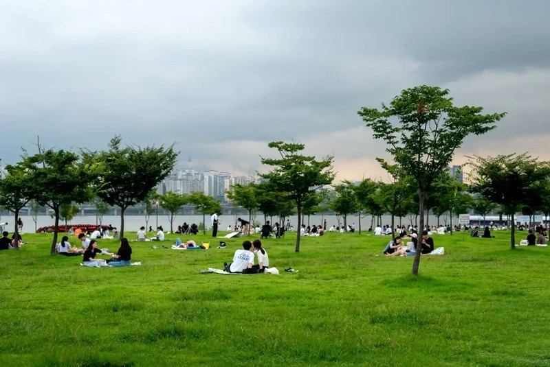 Công viên Yeouido Hangang: Không gian rộng, không khí trong lành, điểm đến lý tưởng. (Ảnh: Traveloka)