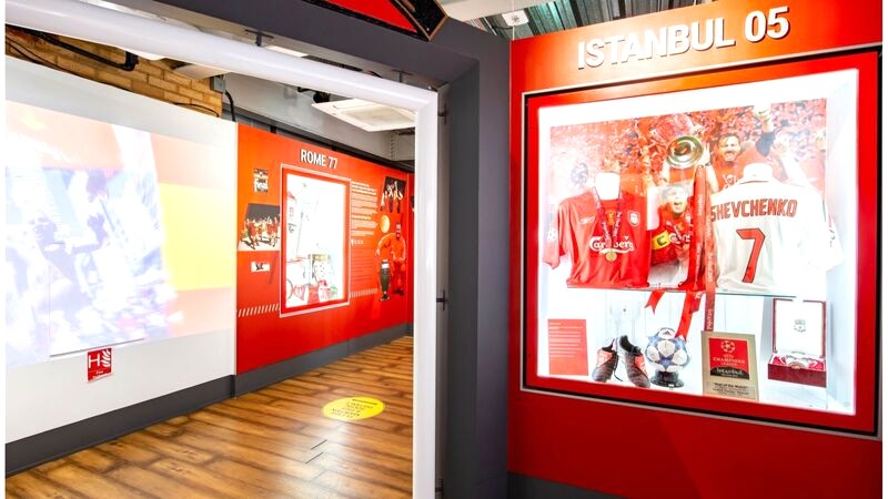 Leo dốc thành công, bạn được vào miễn phí The Liverpool FC Story! (Ảnh: attractions.tpexpress)