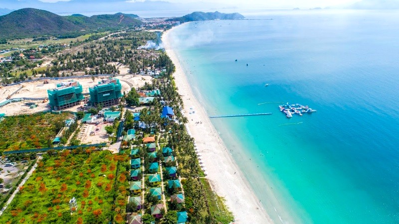 TTC Resort Dốc Lết: Biển xanh cát trắng thơ mộng.