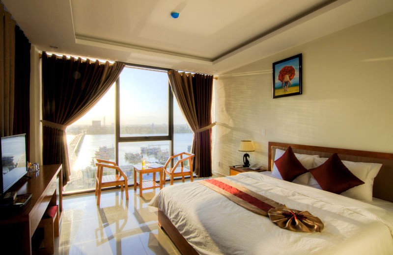 Amanda Hotel: View sông Nhật Lệ tuyệt đẹp!