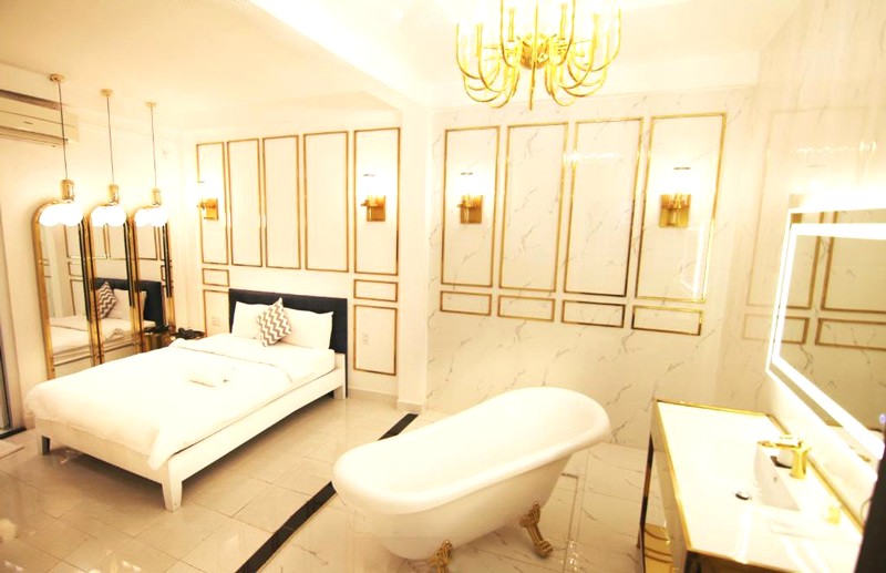 Khách sạn A In Hotel Glamour: sang trọng, thanh lịch.