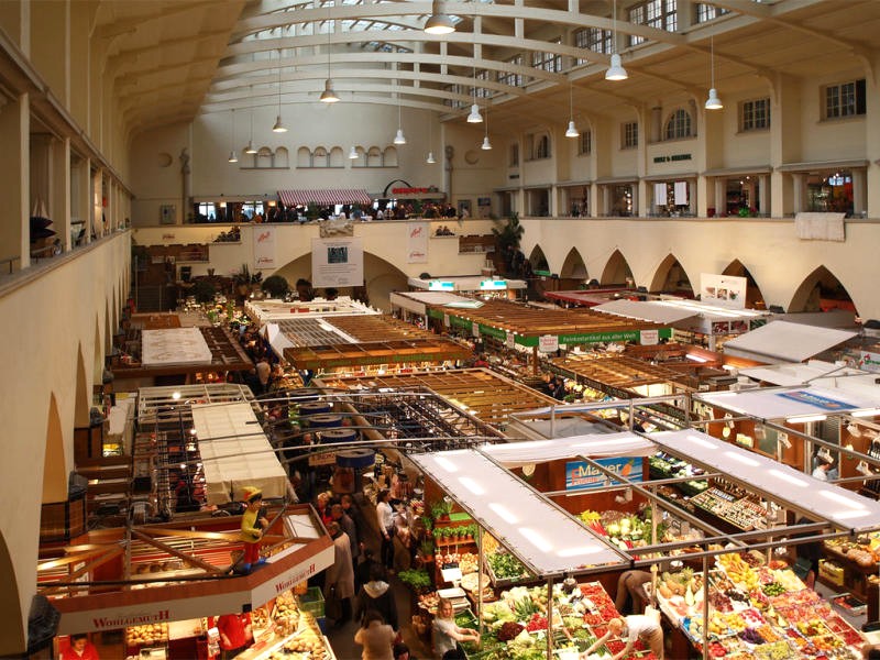 Markthalle Stuttgart, trung tâm ẩm thực hấp dẫn, là điểm đến lý tưởng cho tín đồ sành ăn.