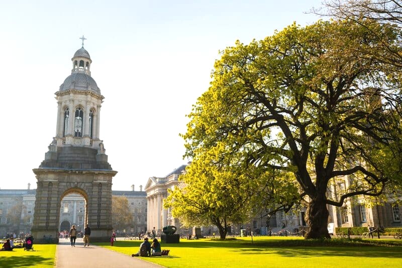 Trường Đại học Trinity là trường danh tiếng nhất của Ireland.