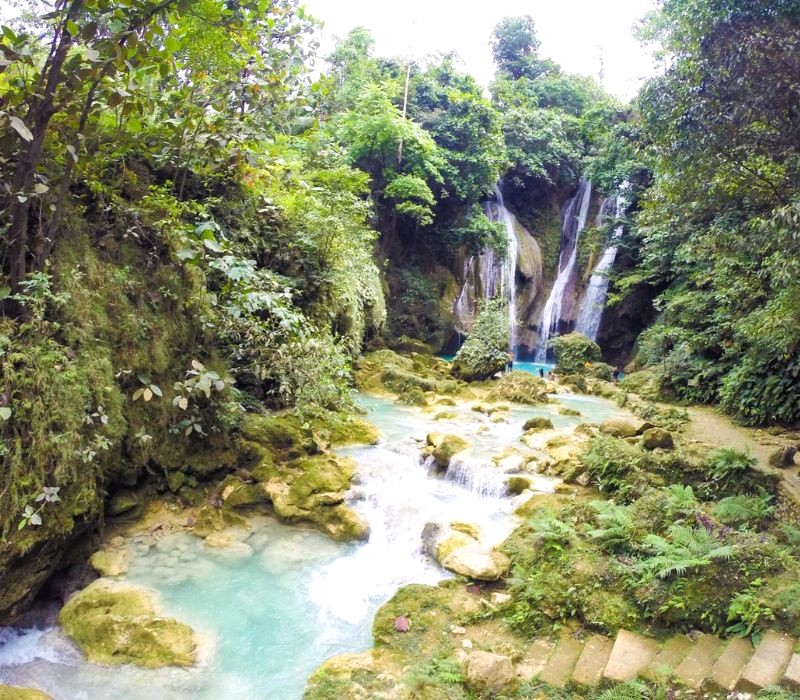 Thác Mag-Aso đẹp mê hồn, khiến bạn say đắm ngay từ cái nhìn đầu tiên. (Ảnh: WENGWENG WANDERS)