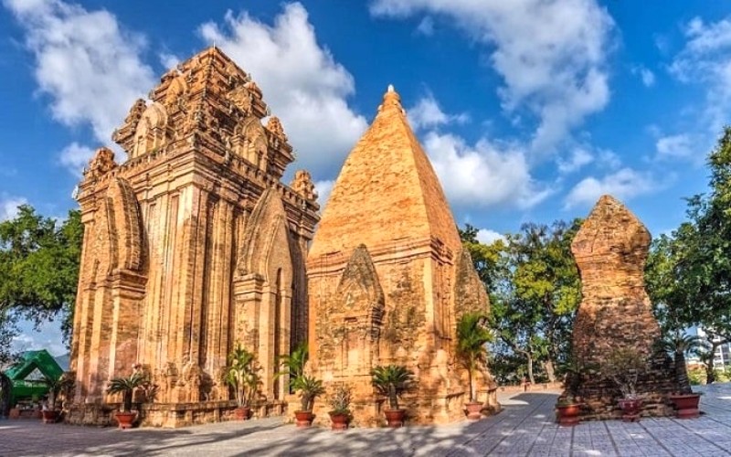 Tháp Bà Ponagar - Niềm tự hào Chăm Pa.