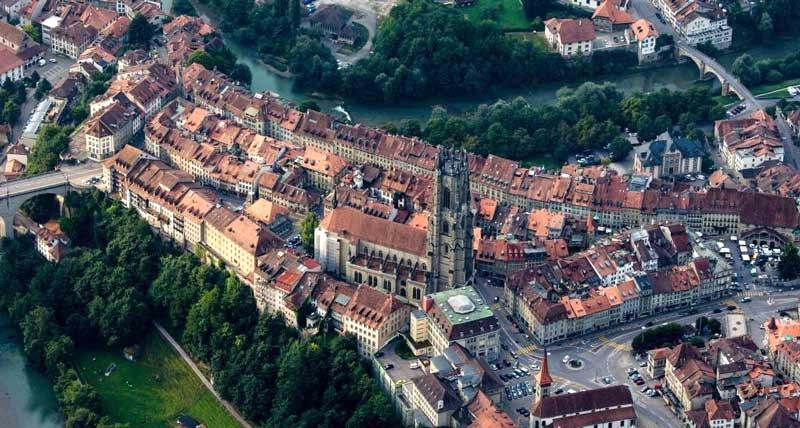 Phố cổ Fribourg: Cổ kính, trầm mặc, hút hồn du khách.