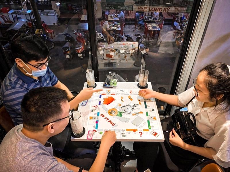 1988s Coffee & More: Nơi hội tụ board game yêu thích!