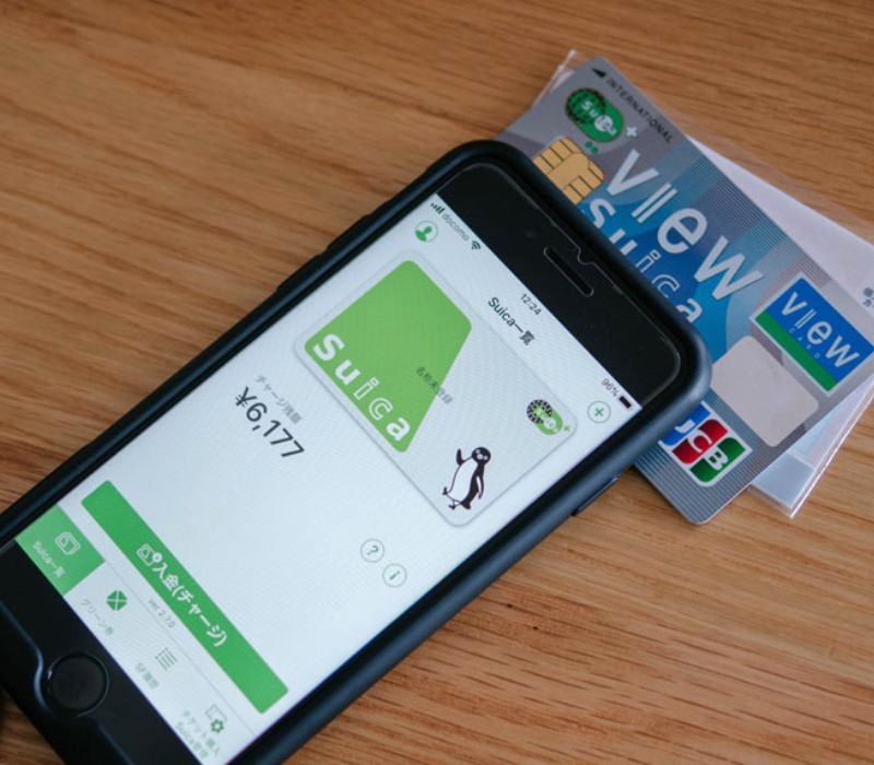 Sử dụng ứng dụng Mobila Suica thay cho thẻ Suica truyền thống. (Ảnh: Mitaco)