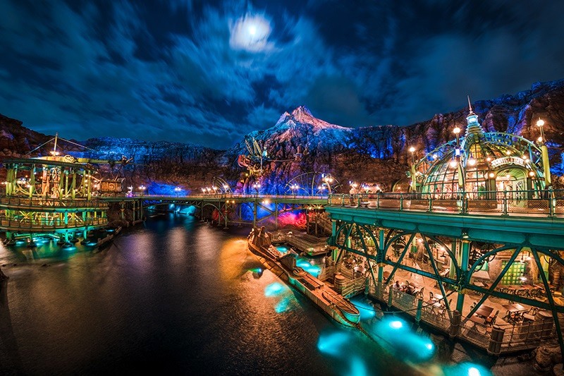 Mysterious Island, một kiệt tác thiết kế theo chủ đề, được ca ngợi là đỉnh cao của Tokyo Disney Resort và cả thế giới.