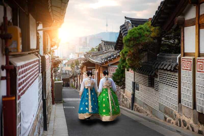 Làng Bukchon Hanok ở Seoul nổi tiếng với hàng trăm hanok, những ngôi nhà truyền thống Hàn Quốc, tập trung thành một quần thể độc đáo.