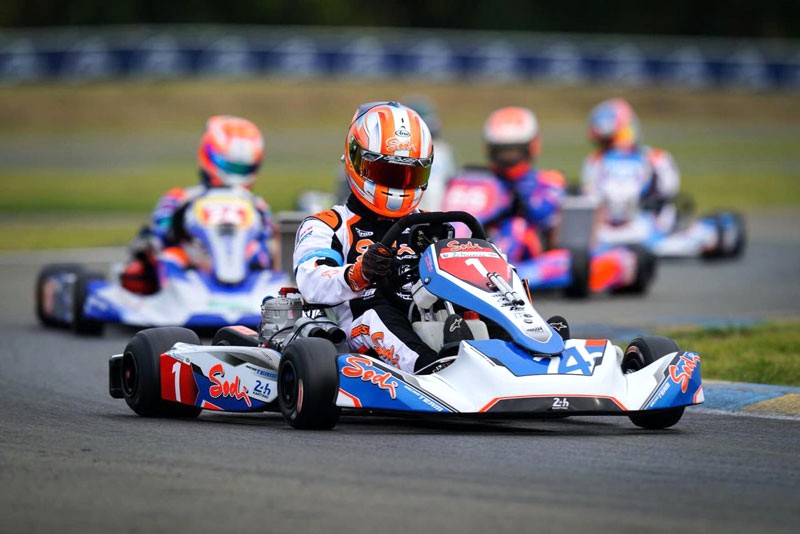 FRV: Đua xe Go Kart chuyên nghiệp.