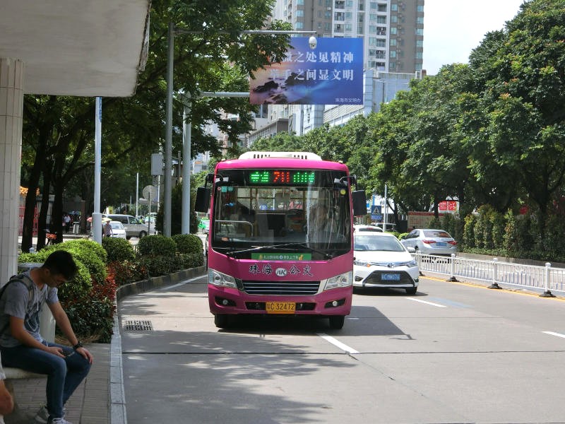 Nhiều lựa chọn di chuyển từ sân bay về trung tâm.