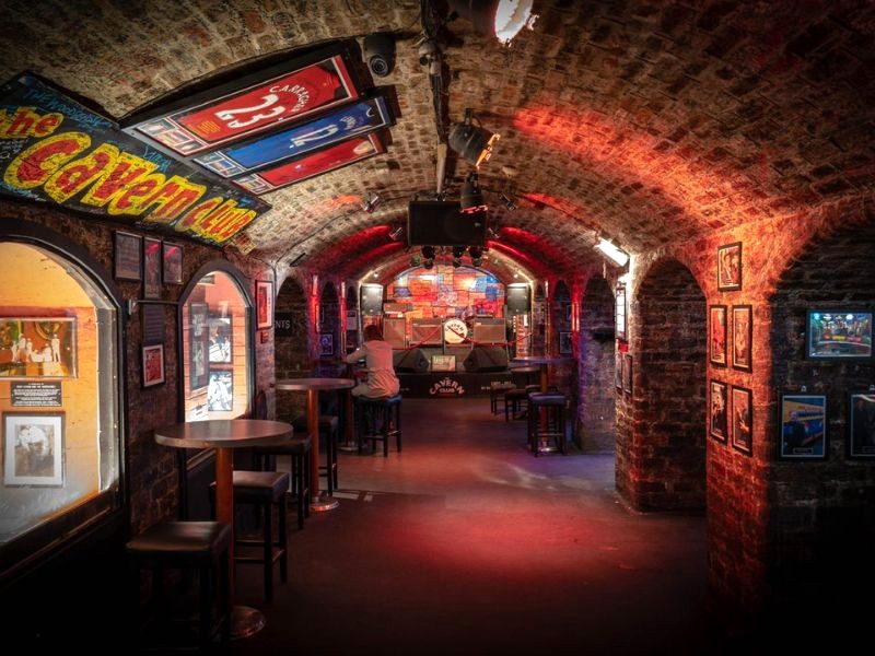 Phong cách thiết kế độc đáo của Cavern Club. Ảnh: Cavern Club.