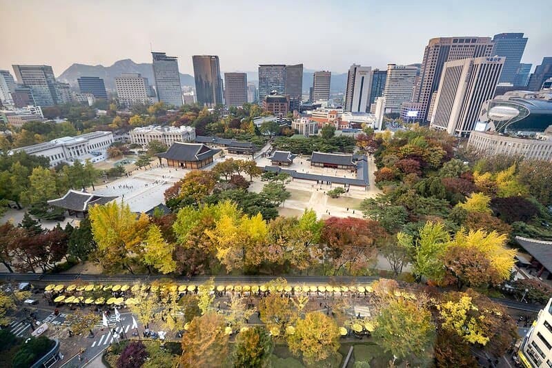 Cung điện Deoksugung: bình yên giữa lòng Seoul náo nhiệt.