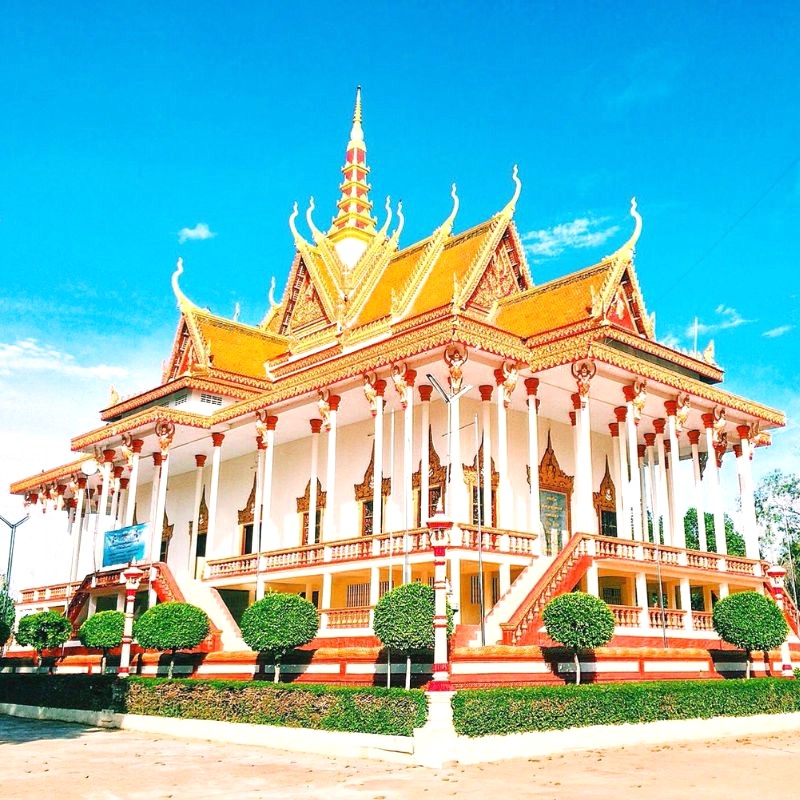 Kratie thơ mộng bên dòng Mekong hiền hòa, ẩn chứa nét văn hóa độc đáo. (Ảnh: wheninphnompenh)