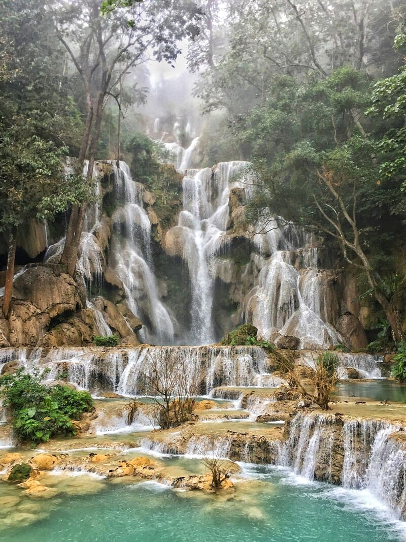 Luang Prabang, thành phố cổ kính của Lào, là điểm đến lý tưởng cho du khách. (89 ký tự)