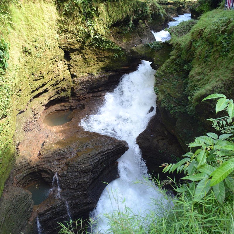 Thác Davis Falls thơ mộng hút khách du lịch ở Pokhara. (Ảnh: Tripadvisor)