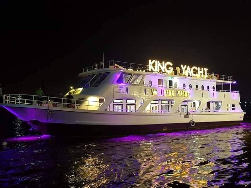 Du thuyền King Yacht: Vẻ đẹp kiêu sa.