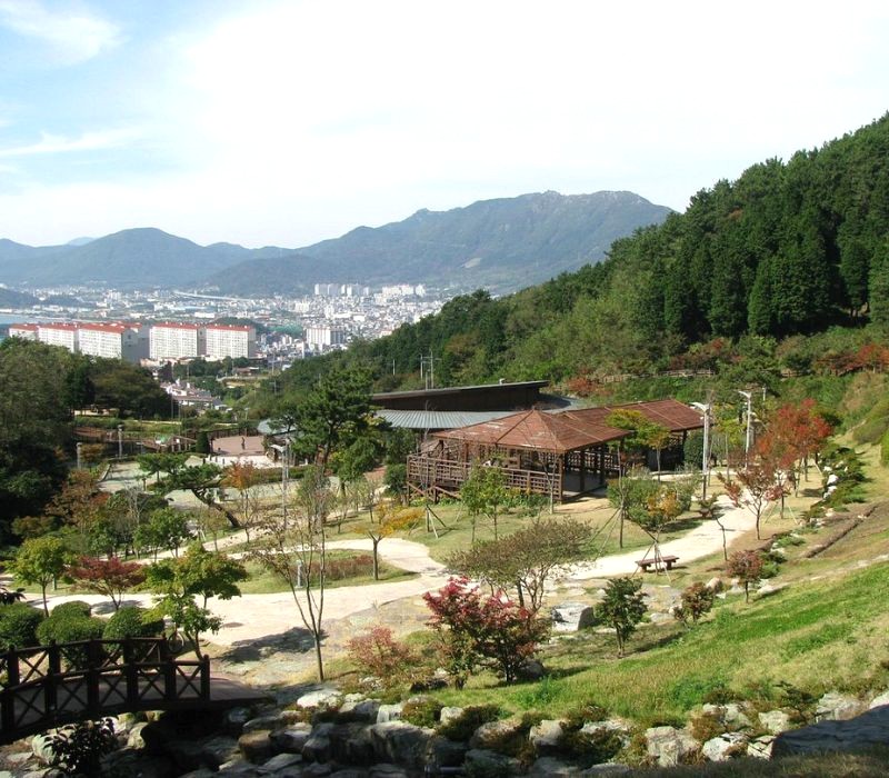 Công viên Giấc mơ Jinhae: Nơi yên bình, tĩnh lặng. (Ảnh: Tripadvisor)