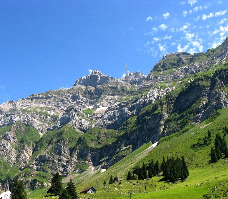 Säntis hùng vĩ (Ảnh: Wikipedia)