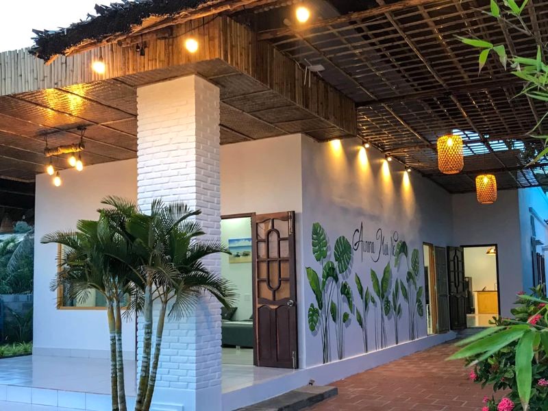 Villa & Homestay Aurora Mũi Né: Khu vườn xanh mát, tiện nghi đầy đủ. (Ảnh: Du lịch Phan Thiết)