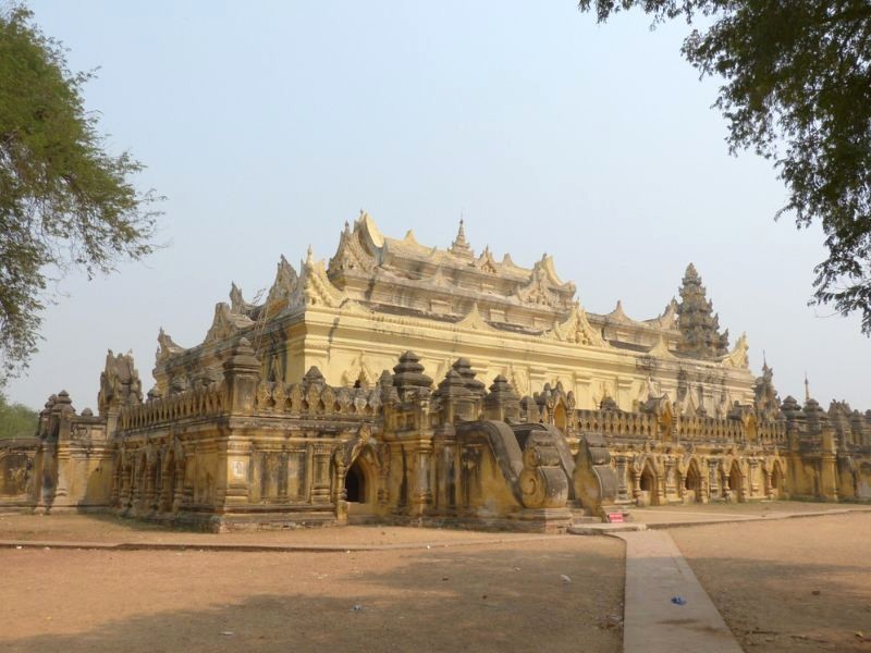 Kinh đô Inwa (Ava) cổ kính với những tàn tích xưa (Ảnh: Go-Myanmar)