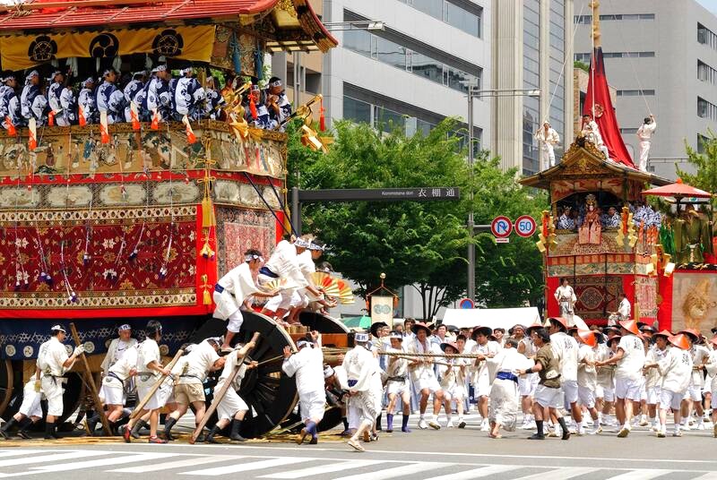 Gion Matsuri, một trong ba lễ hội lớn nhất Nhật Bản (cùng với Kanda Matsuri và Tenjin Matsuri), được tổ chức tại Kyoto. (Ảnh: takao)