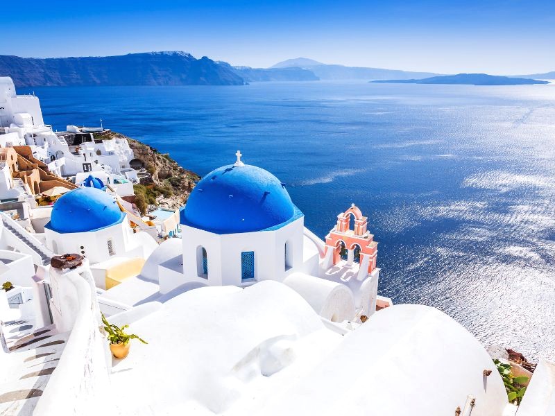 Santorini: điểm đến thu hút hàng triệu du khách mỗi năm. (Ảnh: SCStock)