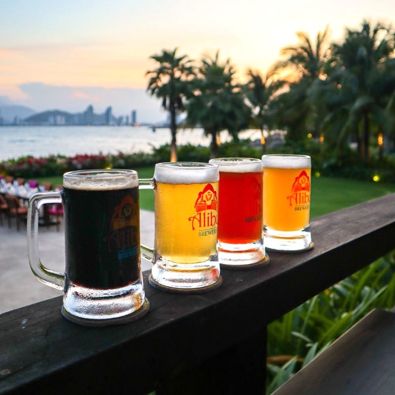 Thưởng thức bia tươi, ngắm vịnh tuyệt đẹp tại Brew House.