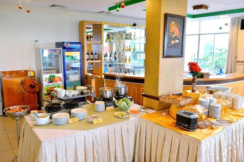 Quầy tự chọn Buffet Green, khách sạn Vũng Tàu Green.