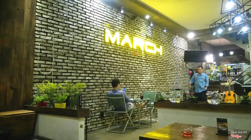 March Coffee 24/7 & Acoustic: điểm hẹn lý tưởng cho tín đồ bóng đá, theo dõi mọi trận đấu bất kể múi giờ.