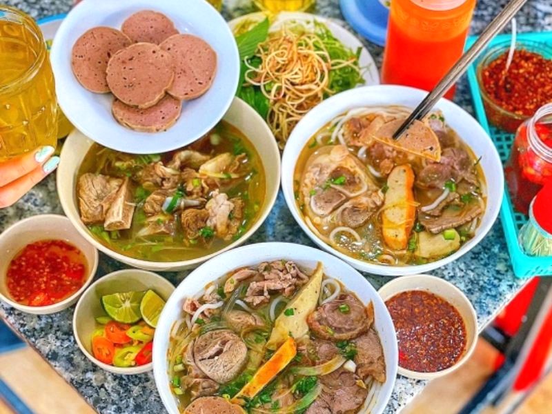 Bún bò Huế Gia Hội: Thơm ngon, hấp dẫn.