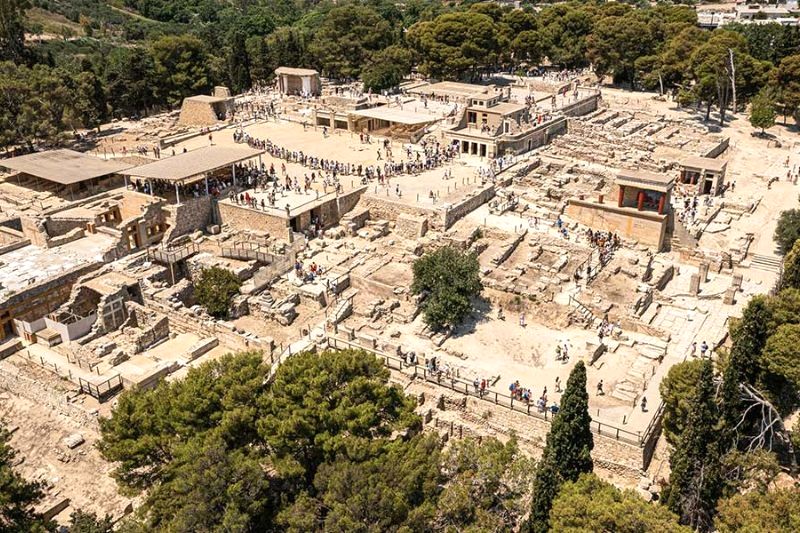 Cung điện Knossos, một địa điểm khảo cổ đồ đồng lớn nhất ở Crete, Hy Lạp, được xây dựng khoảng năm 1700 trước Công nguyên. (Ảnh: Greece-is)