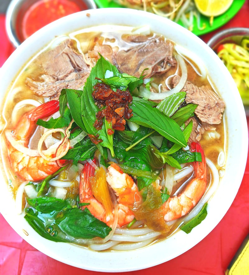 Bún bò Tân Hàng: Hương vị Huế chuẩn!