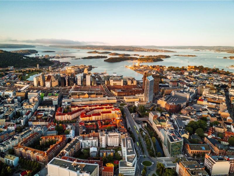 Oslo, thành lập năm 1048, là trung tâm chính trị, văn hóa, khoa học và kinh tế sầm uất của Na Uy. (Ảnh: infrajournal)