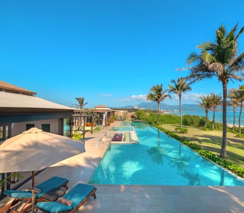 Fusion Resort Cam Ranh: Nơi nghỉ dưỡng bên bờ biển tuyệt đẹp.