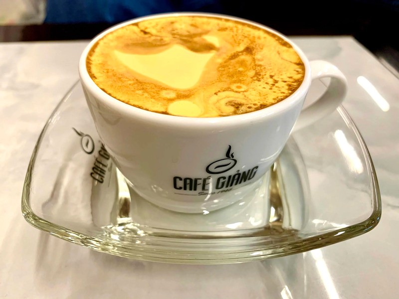 Cafe Giảng: Quán cafe trứng Hà Nội nổi tiếng, lịch sử lâu đời, danh tiếng vững chắc. (Ảnh: Vinpearl)