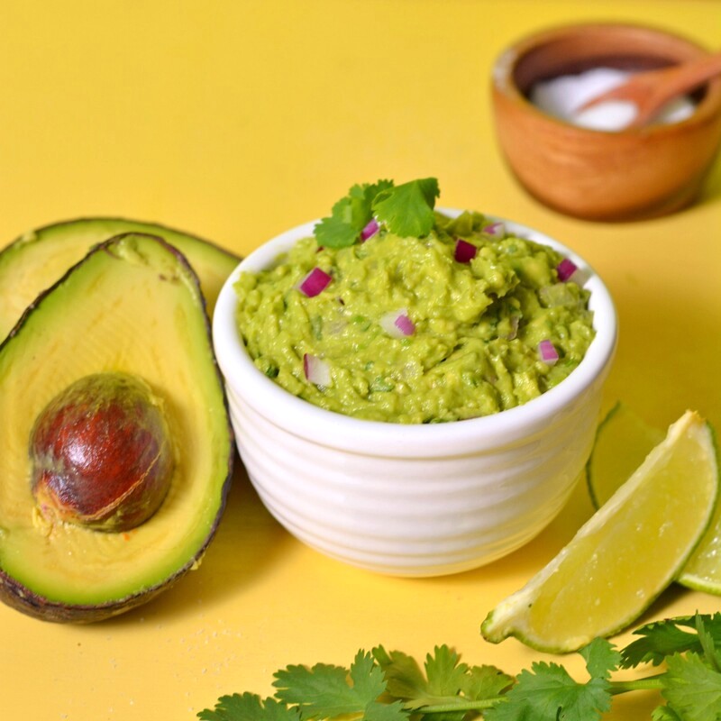 Guacamole: Bơ nghiền, gia vị, ngon tuyệt! (Ảnh: Avocado Foodie)