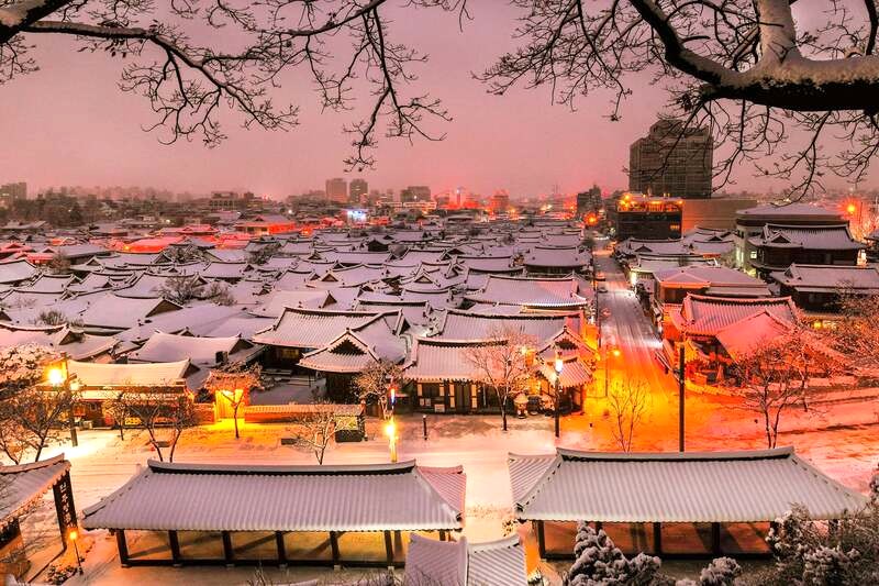 Làng Hanok Jeonju: Nét cổ kính ẩn trong mái ngói. (Ảnh: thecalmchronicle)