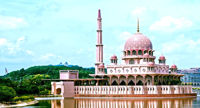 Nhà thờ Hồi giáo Putra Mosque lộng lẫy, điểm đến hấp dẫn tại Malaysia. (Ảnh: Malaysia)