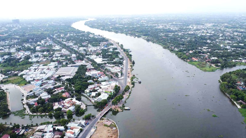 Phố đi bộ Bạch Đằng ven sông Sài Gòn, thoáng đãng, mát mẻ. (Ảnh: nld)