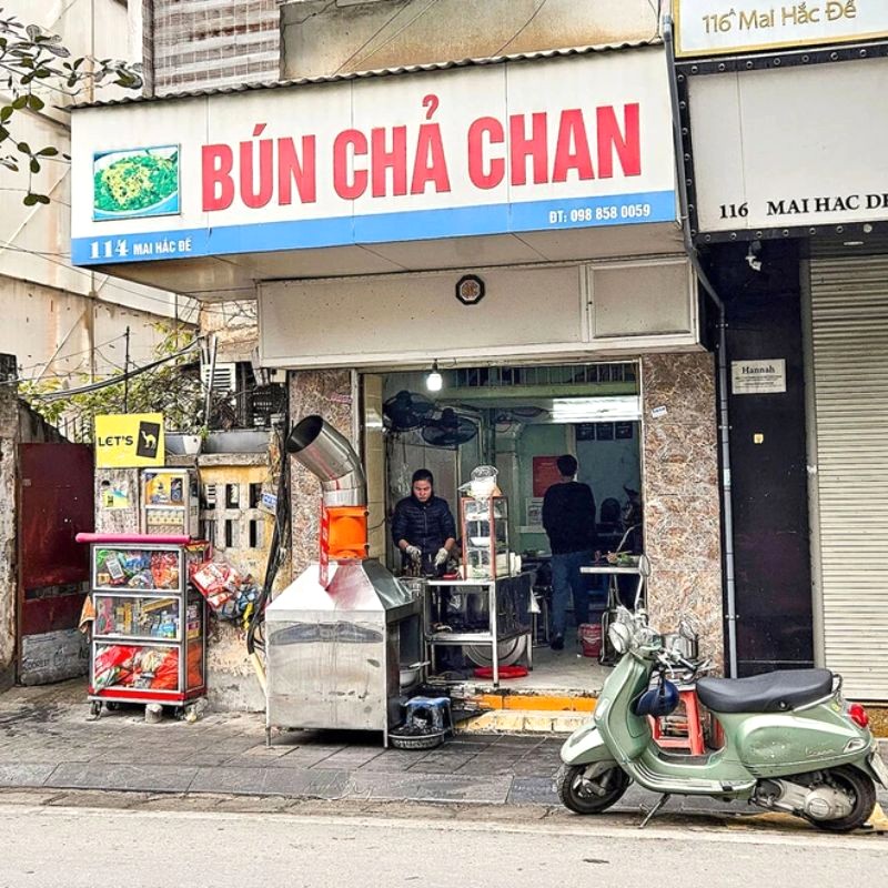 Bún chả chan, quán ngon đạt Bib Gourmand Michelin, thu hút tín đồ ẩm thực. (Ảnh: MICHELIN Guide)