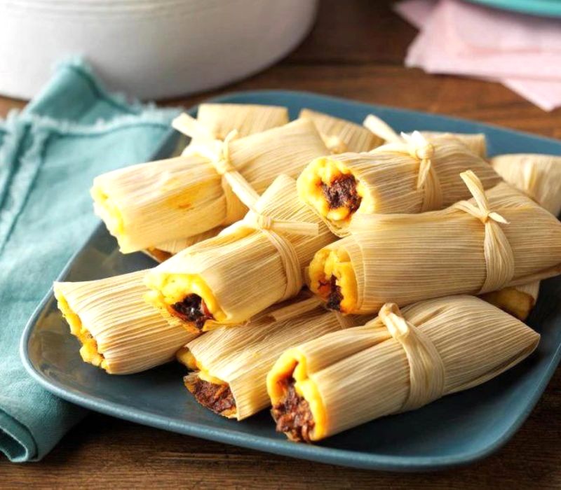 Bánh Tamales, đặc sản Mexico, báo hiệu năm mới. (Ảnh: Helloglow)