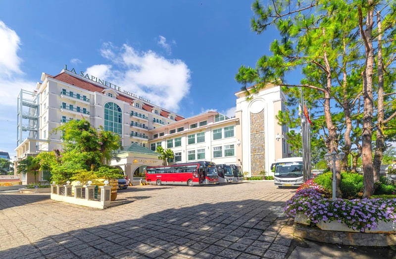 La Sapinette Hotel Đà Lạt: Nơi xanh mát giữa lòng thành phố. 🌲