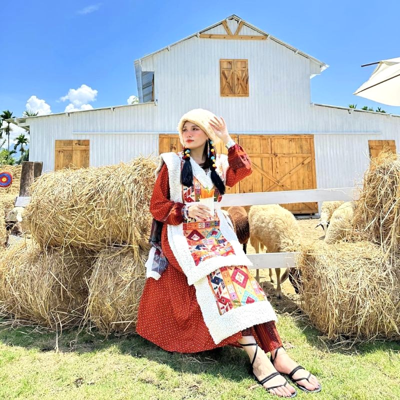 Hani Glamping Đà Nẵng: Không gian Mông Cổ - Tây Tạng độc đáo, tạo nên background lung linh cho ảnh sống ảo. (Ảnh: Danalocal)