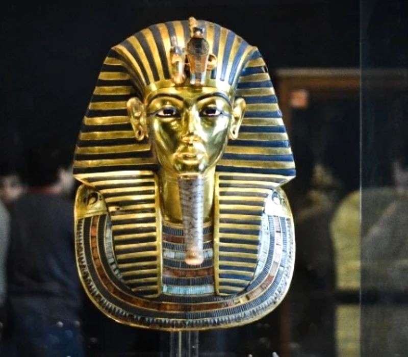 Mặt nạ vàng vua Tutankhamun (Ảnh: History)