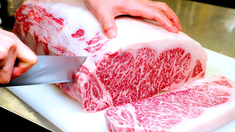 Bò Wagyu: Đắt đỏ, chất lượng đỉnh cao.