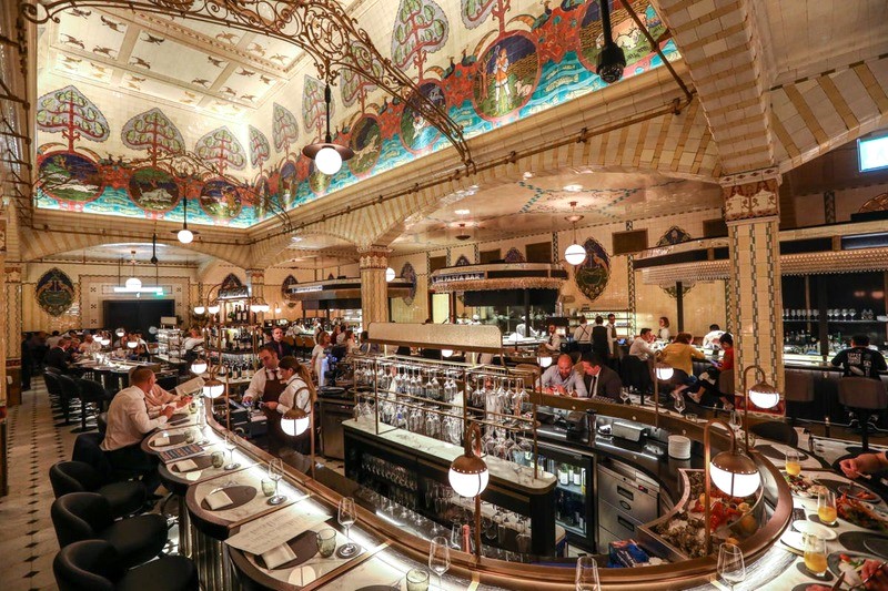 Harrods London: Thiên đường mua sắm của Anh.