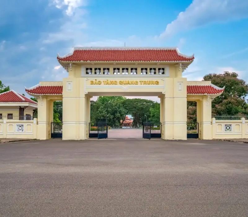 Bảo tàng Quang Trung, gần đài Kính Thiên (Ảnh: Traveloka)