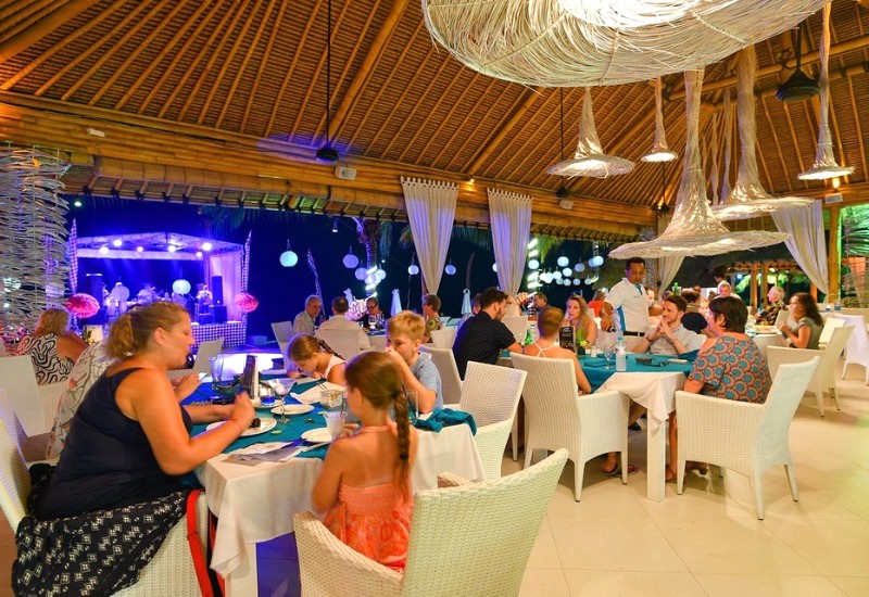 Spice Beach Club: Không gian ấm cúng, nhạc sống ấn tượng. (Ảnh: tripadvisor)